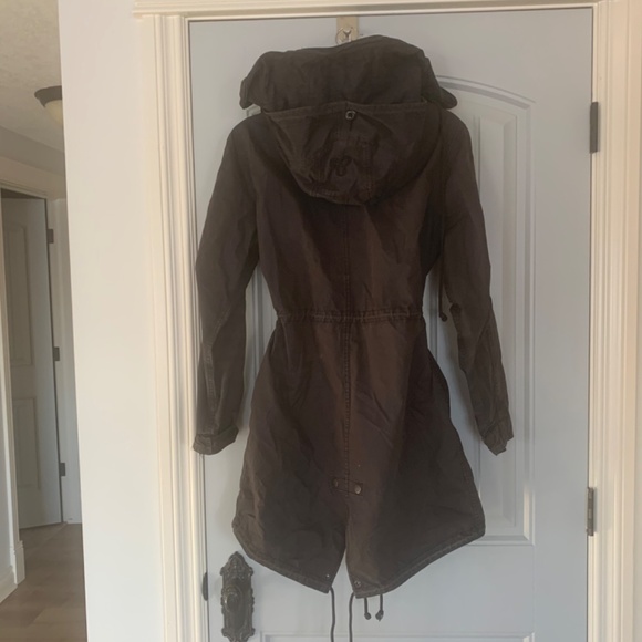 TNA aritzia rain jacket, with additional layer - Picture 4 of 8